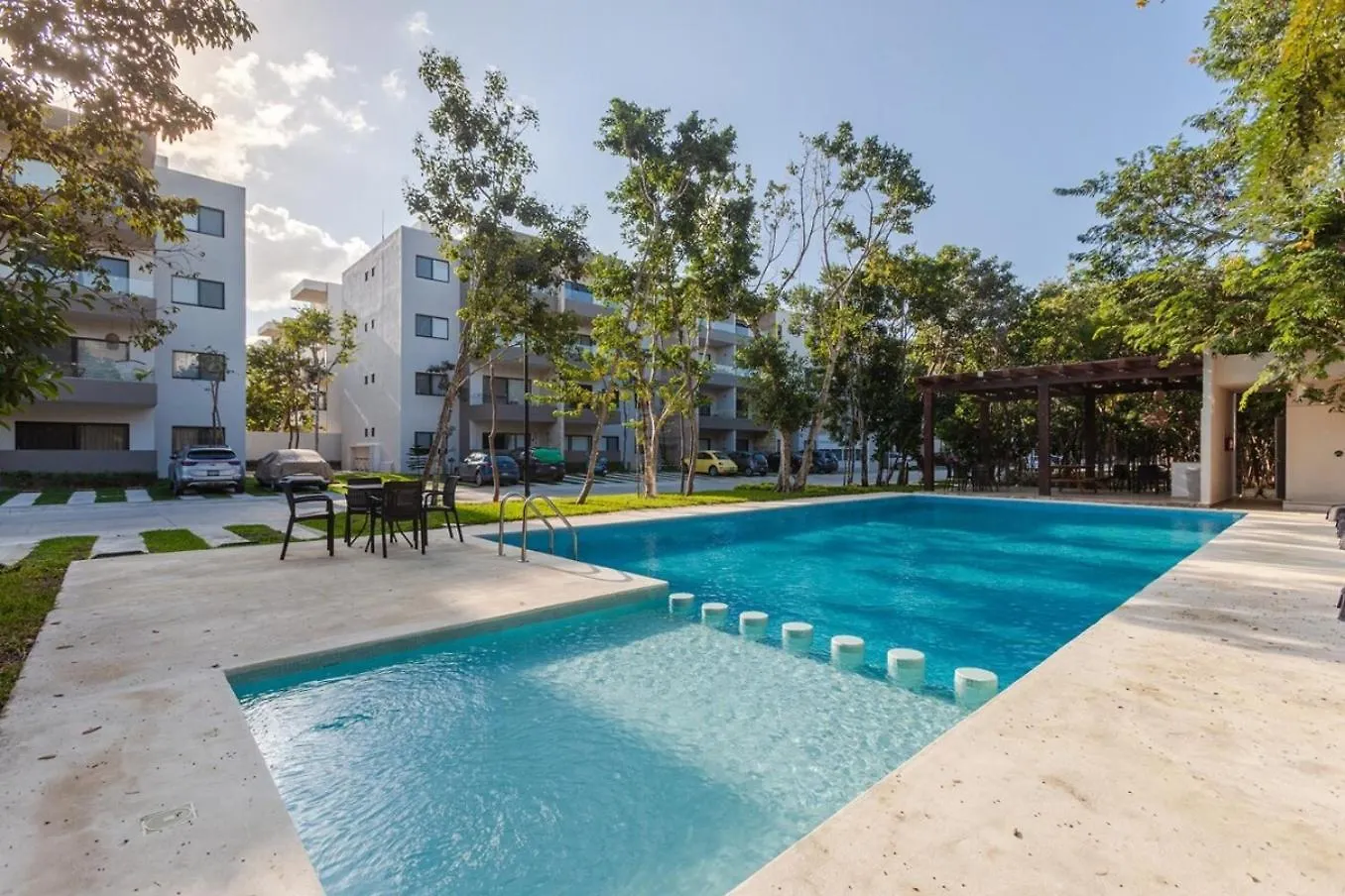 Сasa de vacaciones Modern Condo Wifi 200Mb, 2 Gyms, 6Pools, Balcony Playa del Carmen