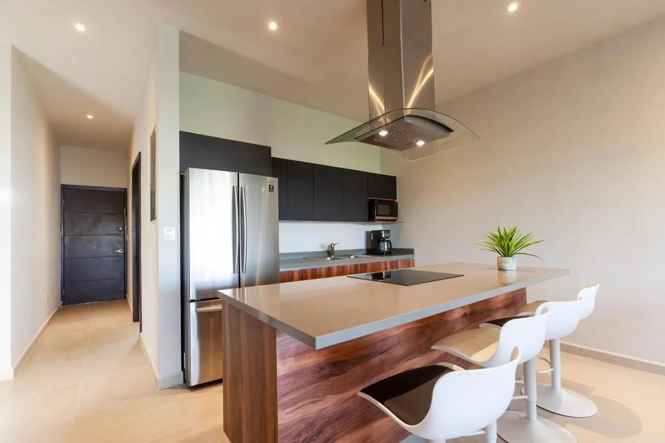 Modern Condo Wifi 200Mb, 2 Gyms, 6Pools, Balcony Playa del Carmen México