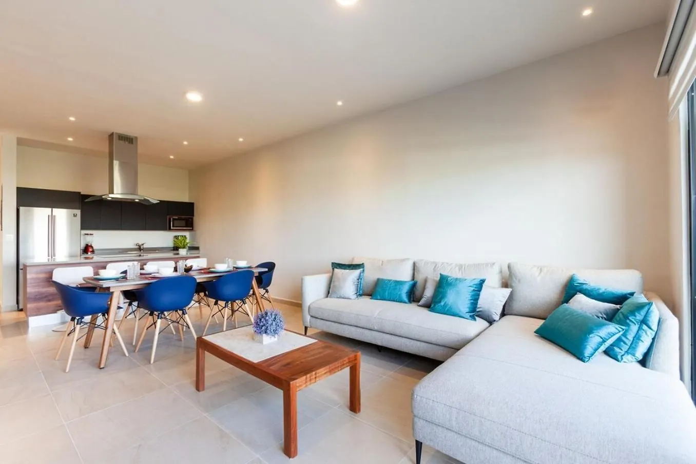 Сasa de vacaciones Modern Condo Wifi 200Mb, 2 Gyms, 6Pools, Balcony Playa del Carmen