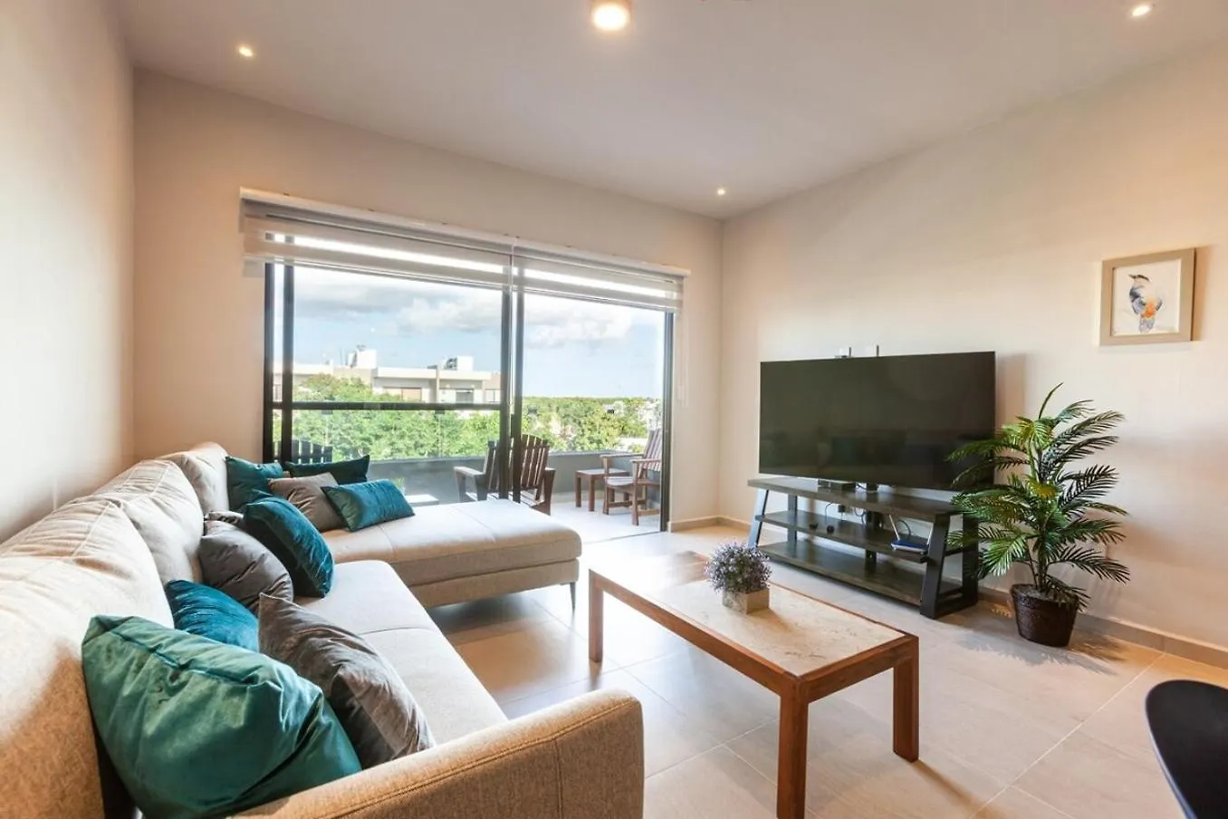 Modern Condo Wifi 200Mb, 2 Gyms, 6Pools, Balcony Playa del Carmen