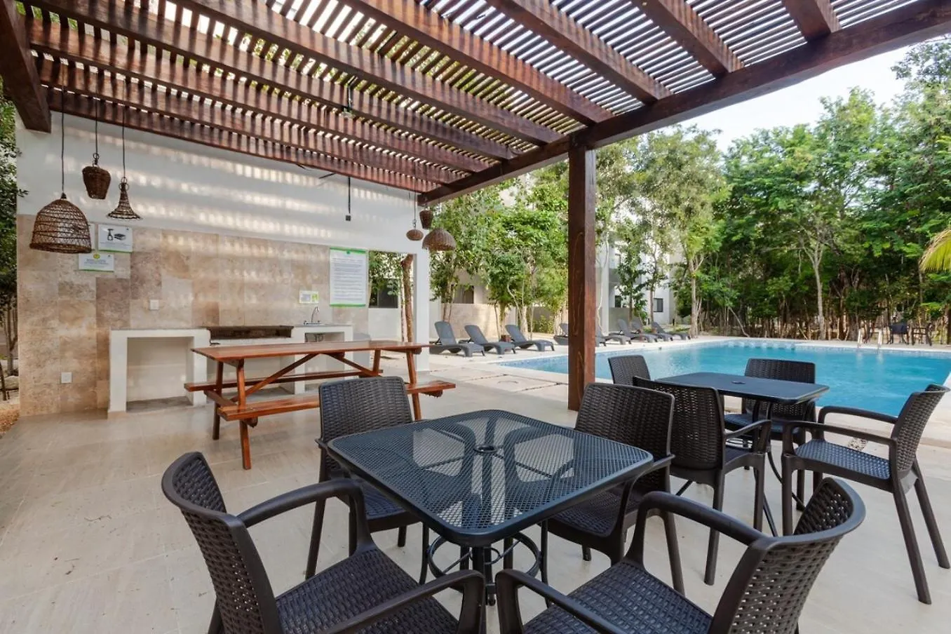 Modern Condo Wifi 200Mb, 2 Gyms, 6Pools, Balcony Playa del Carmen México